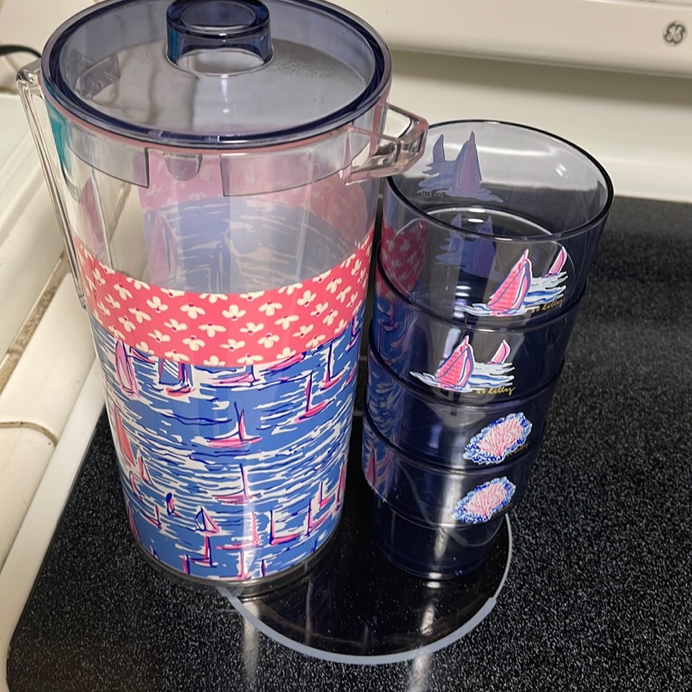 Lilly Pulitzer pitcher and 4 cup set
